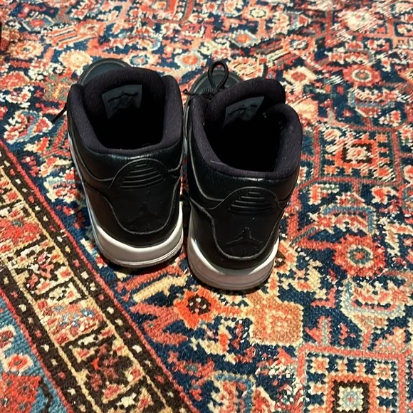 Air Jordan - Picture 3 of 4